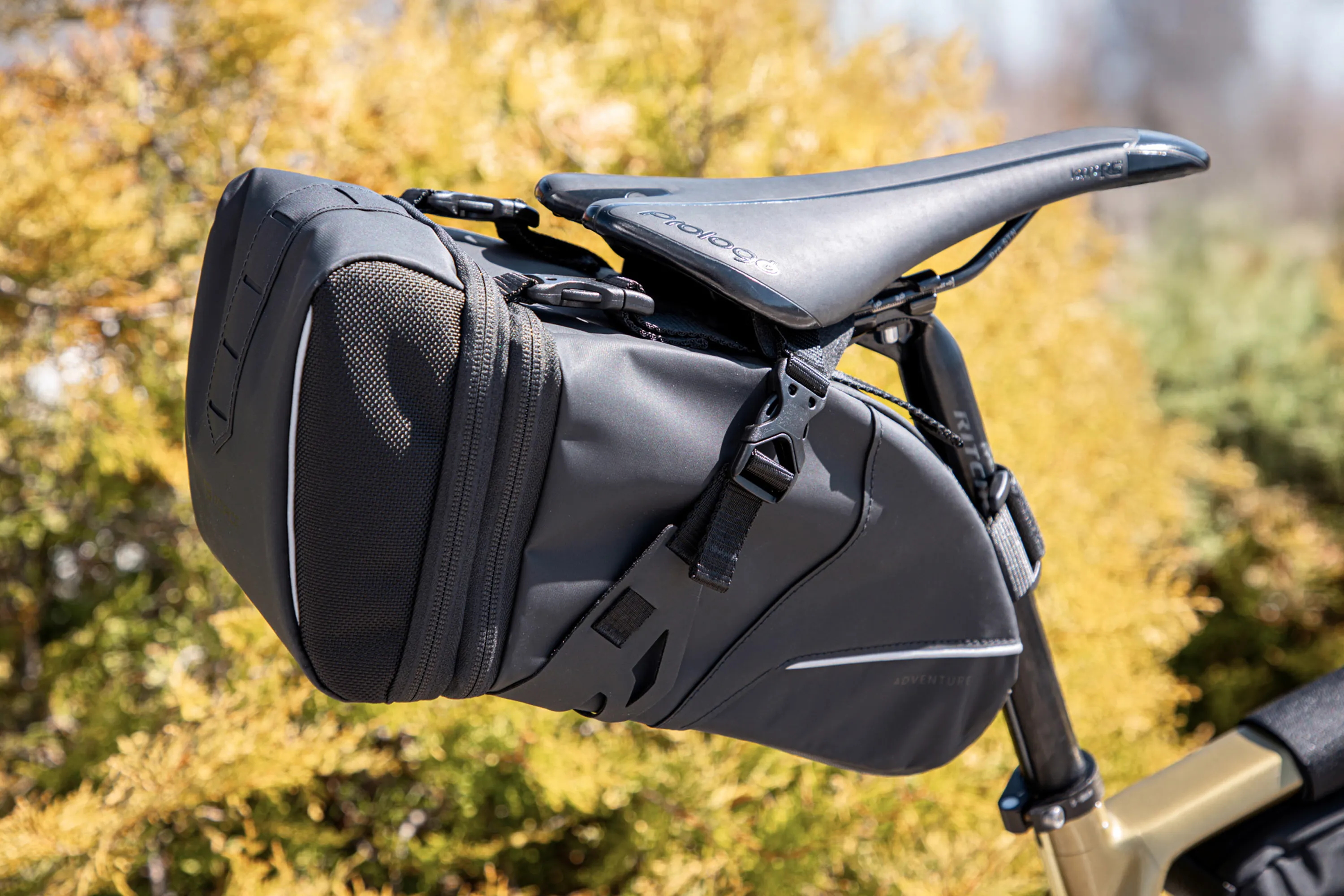 brašna pod sedlo F ADVENTURE XL,rozepínací, černá