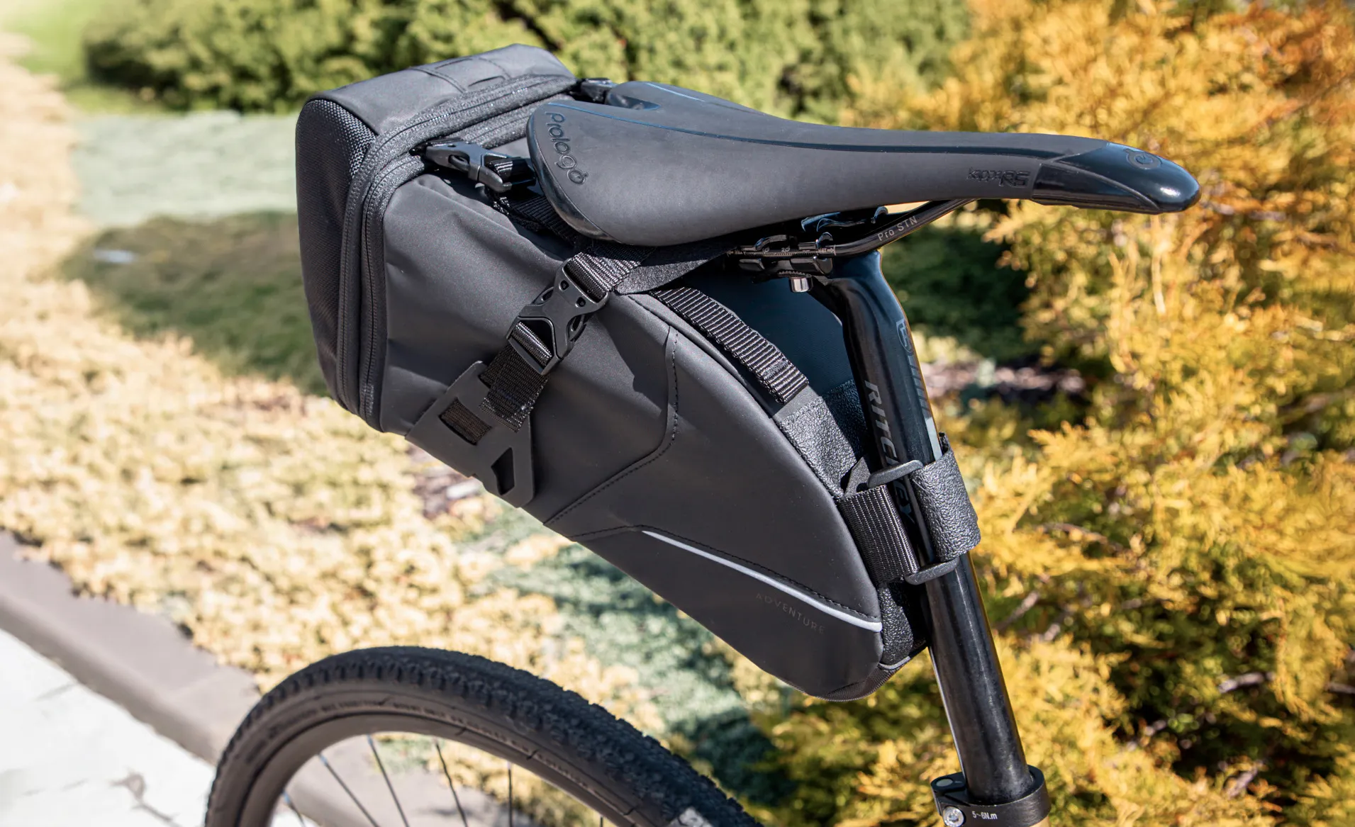brašna pod sedlo F ADVENTURE XL,rozepínací, černá