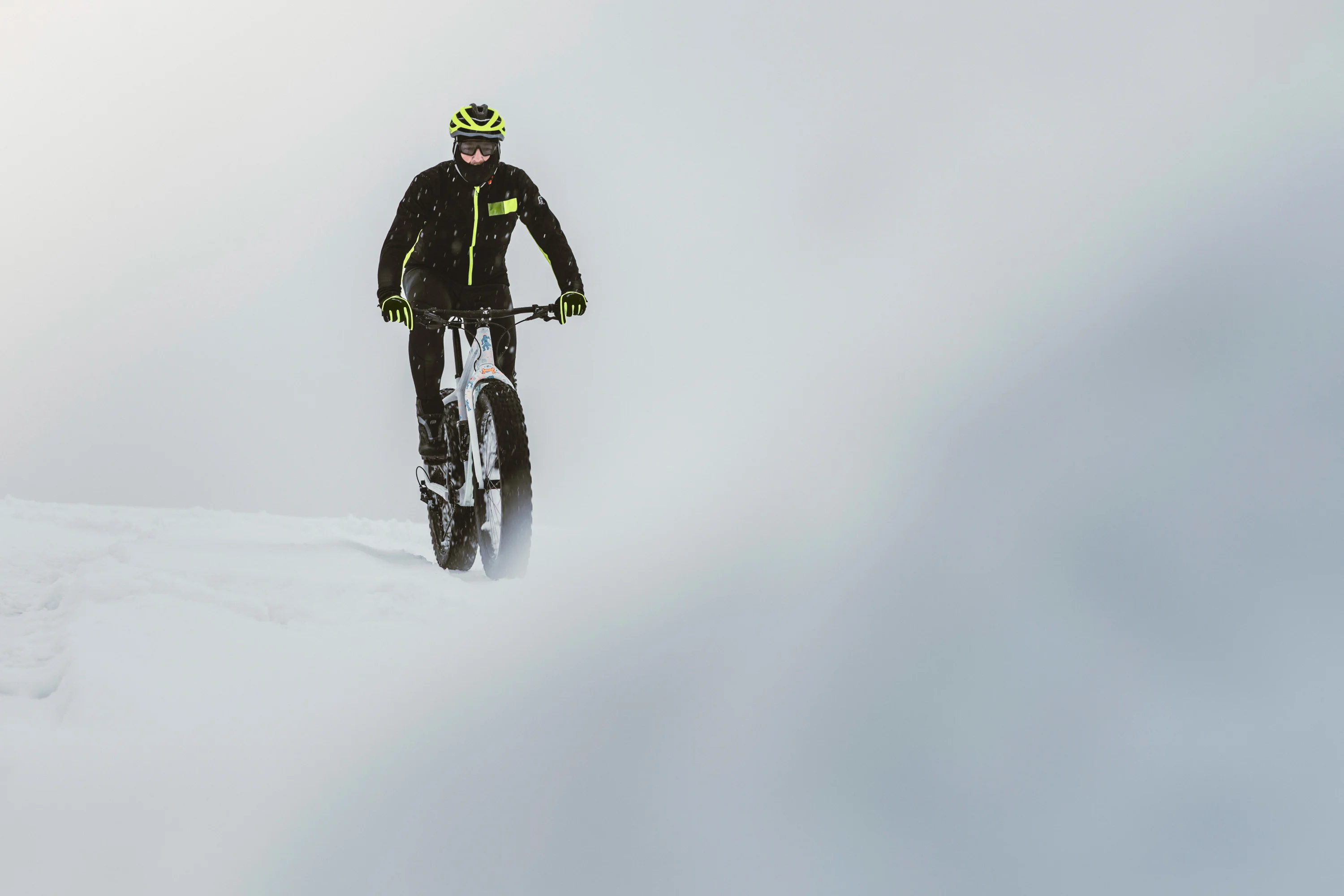 bunda F FROST softshell zimní, černo-fluo S