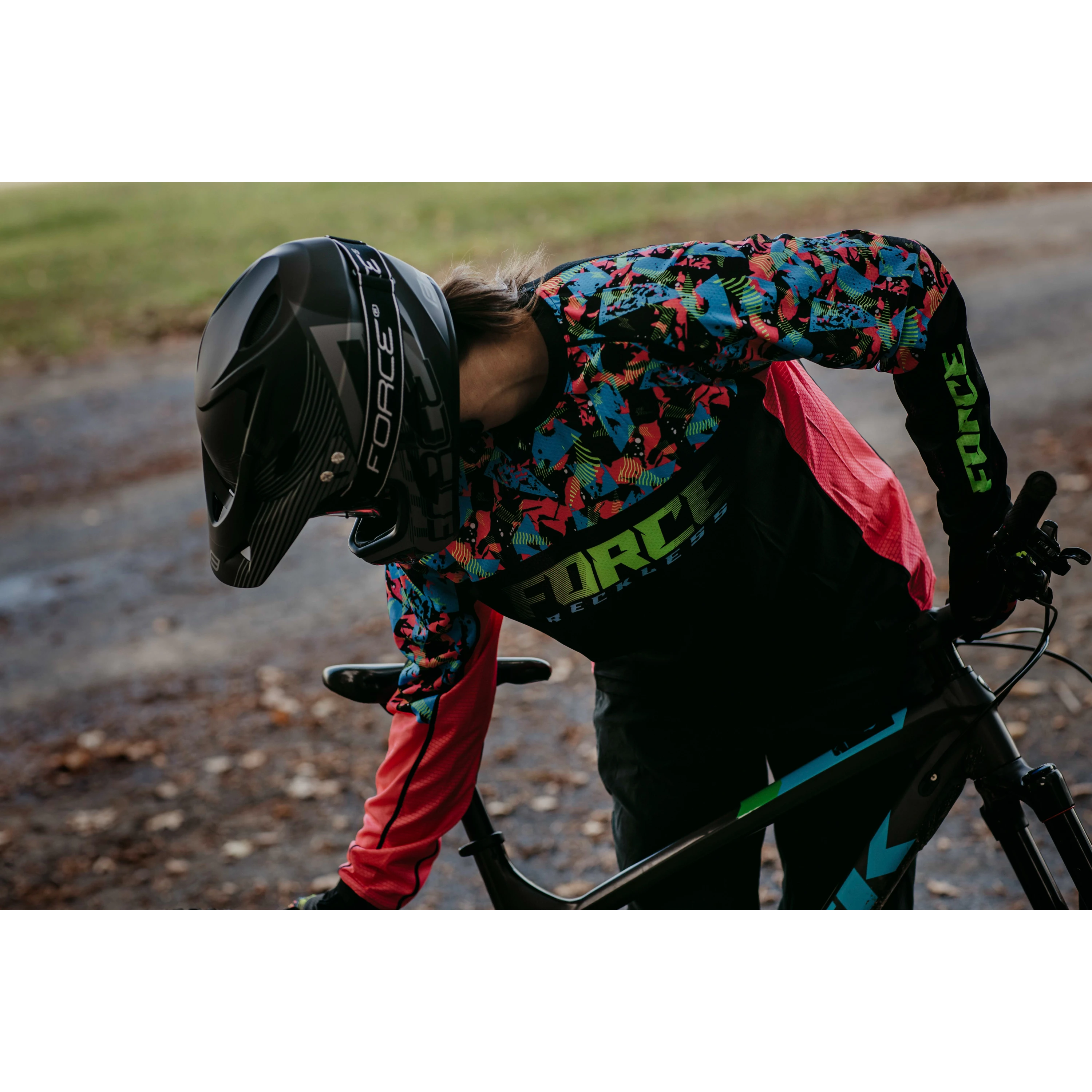dres F RECKLESS dl. rukáv, černo-růžovo-fluo S