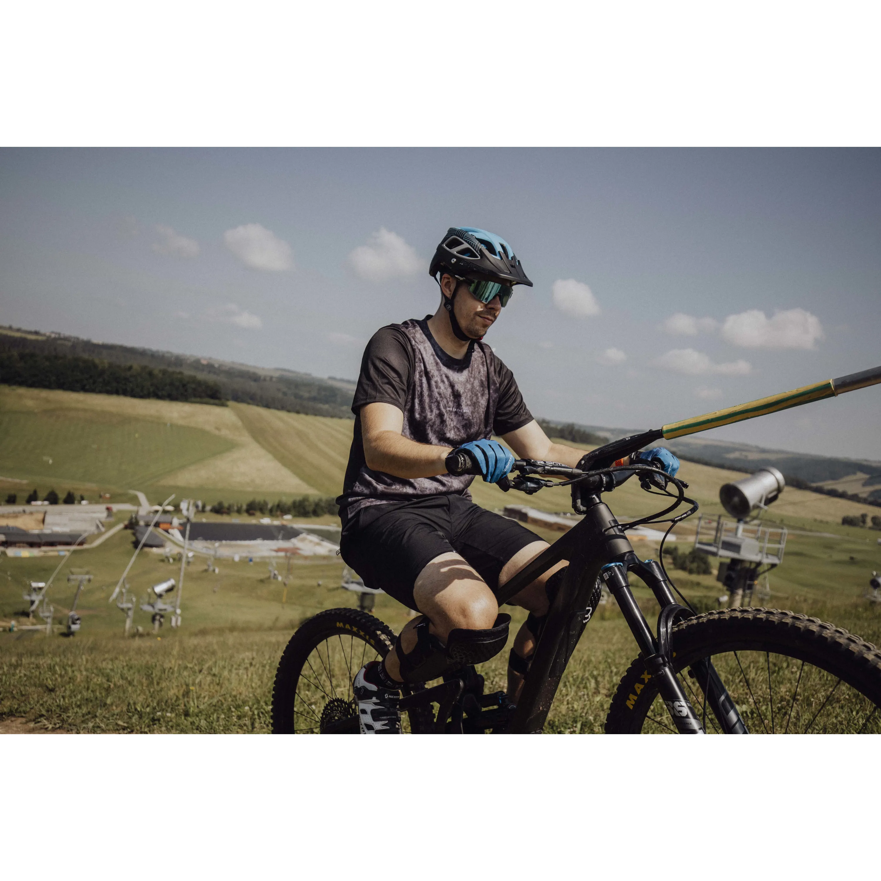 dres FORCE MTB MOVE krátký rukáv, černý