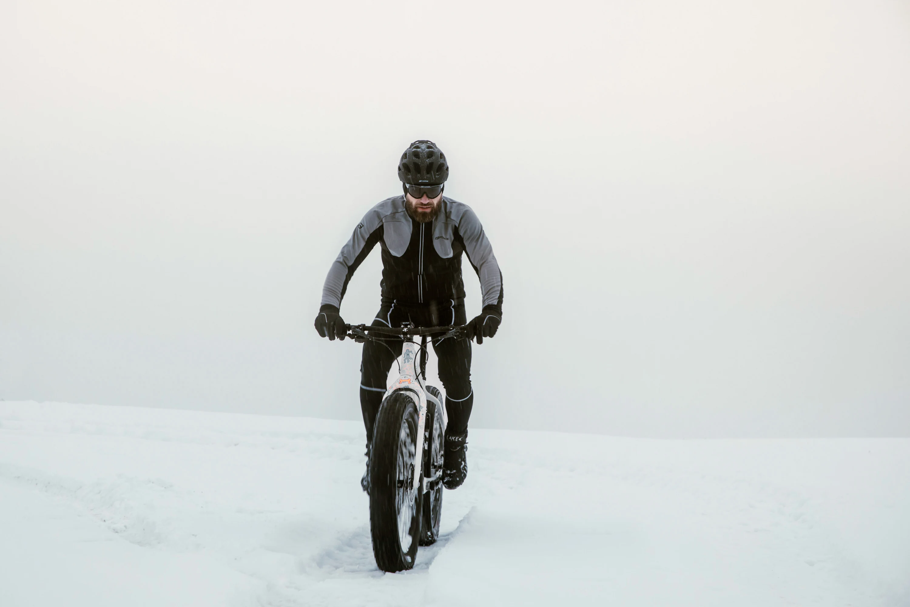 kalhoty F Z70 SOFTSHELL se šráky bez vložky, črn