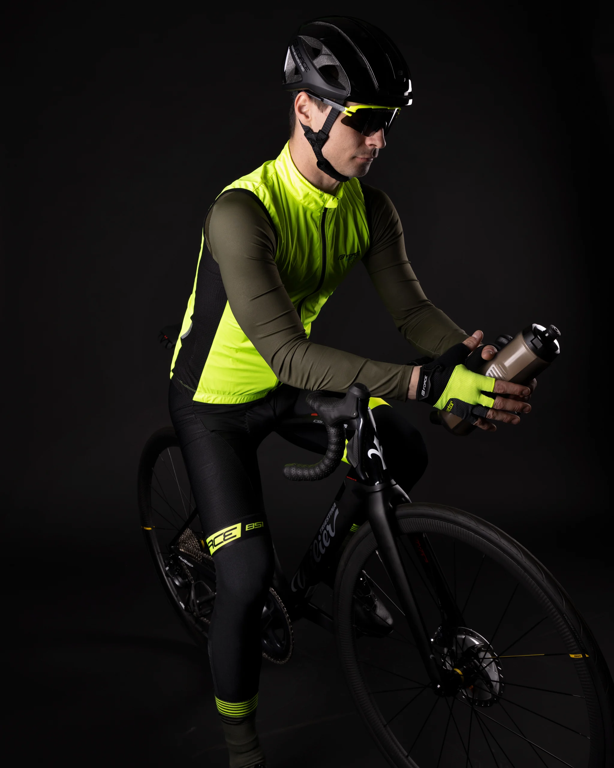 kraťasy F B51 se šráky a vložkou,černo-fluo XS