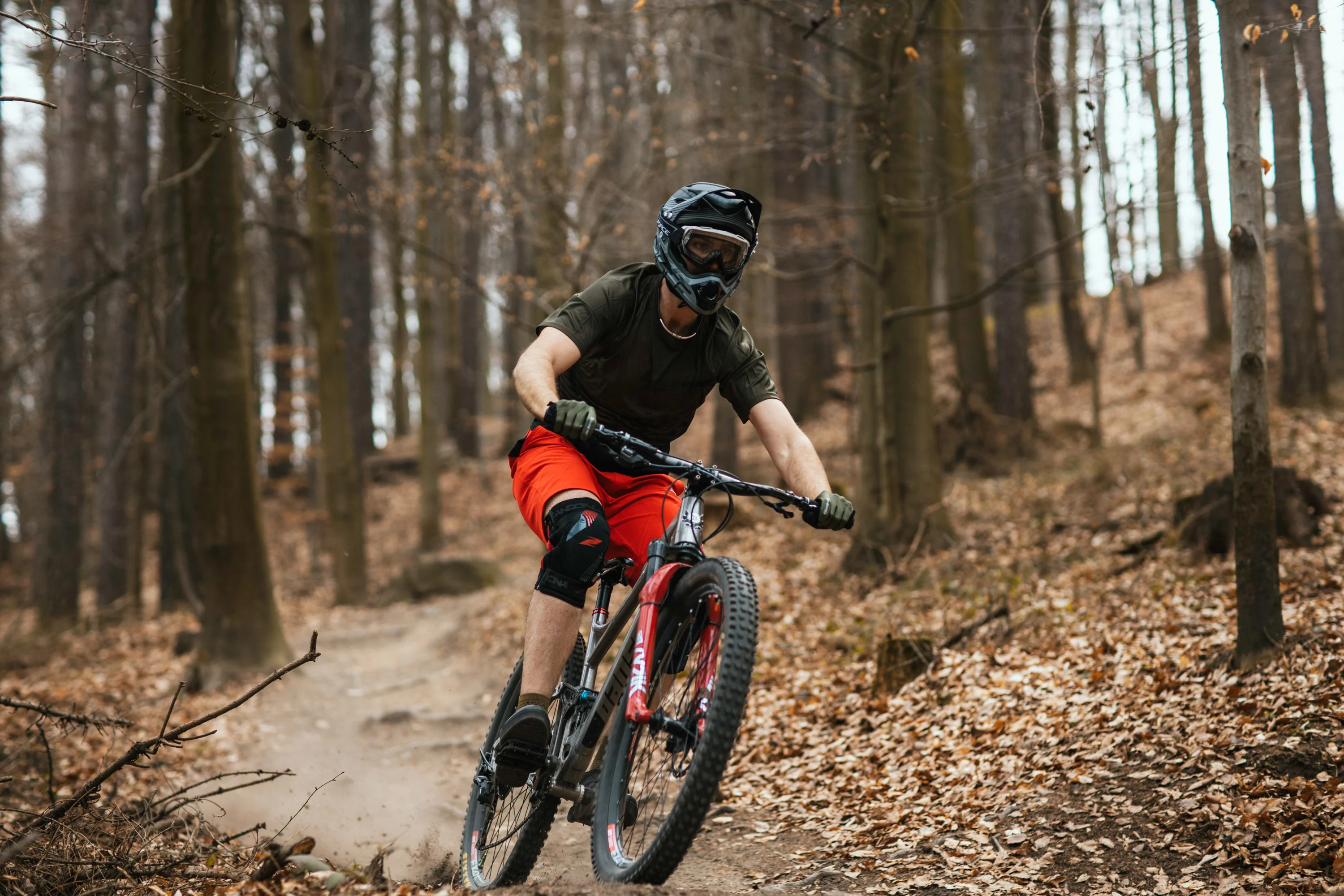 kraťasy F BLADE MTB odnímatelná vložka, červené M