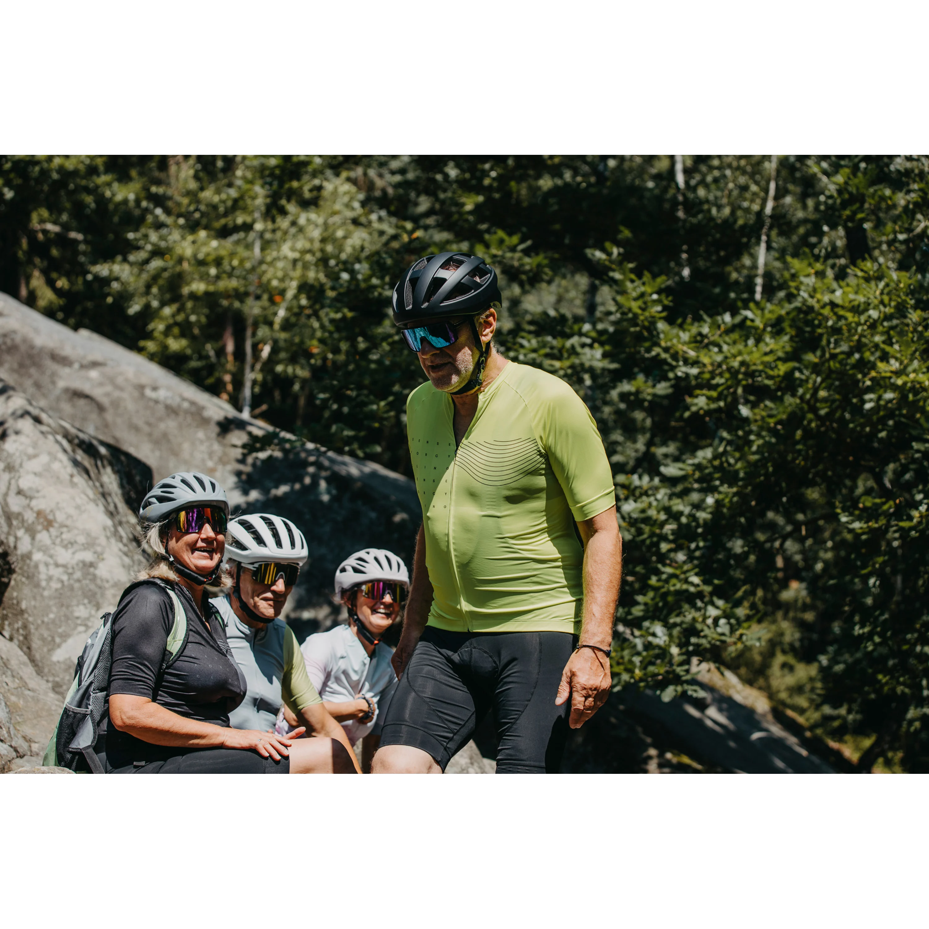 kraťasy F JOURNEY se šráky a vložkou, černé 4XL