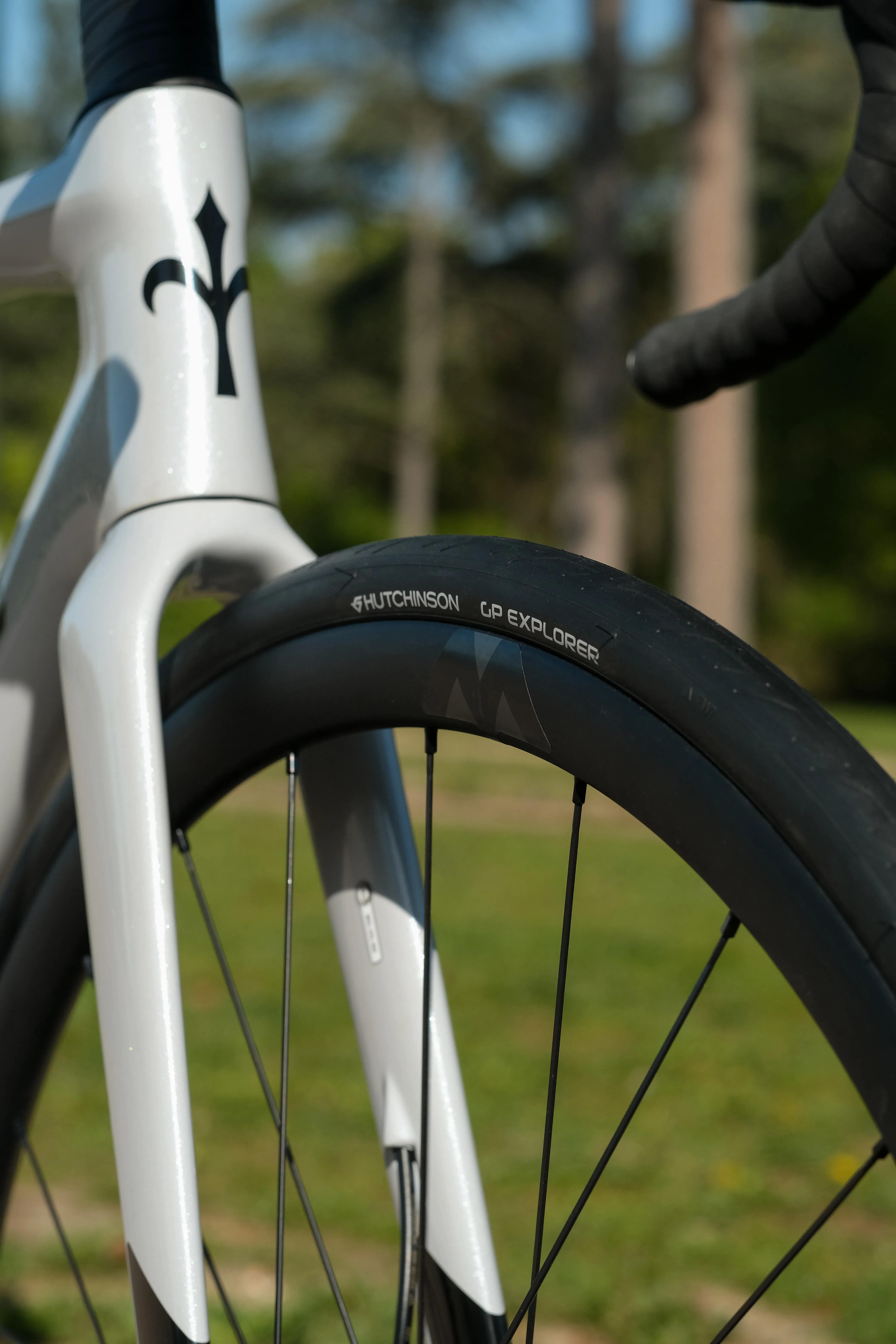plášť HUTCHINSON GP EXPLORER 700x32 kevlar, černý
