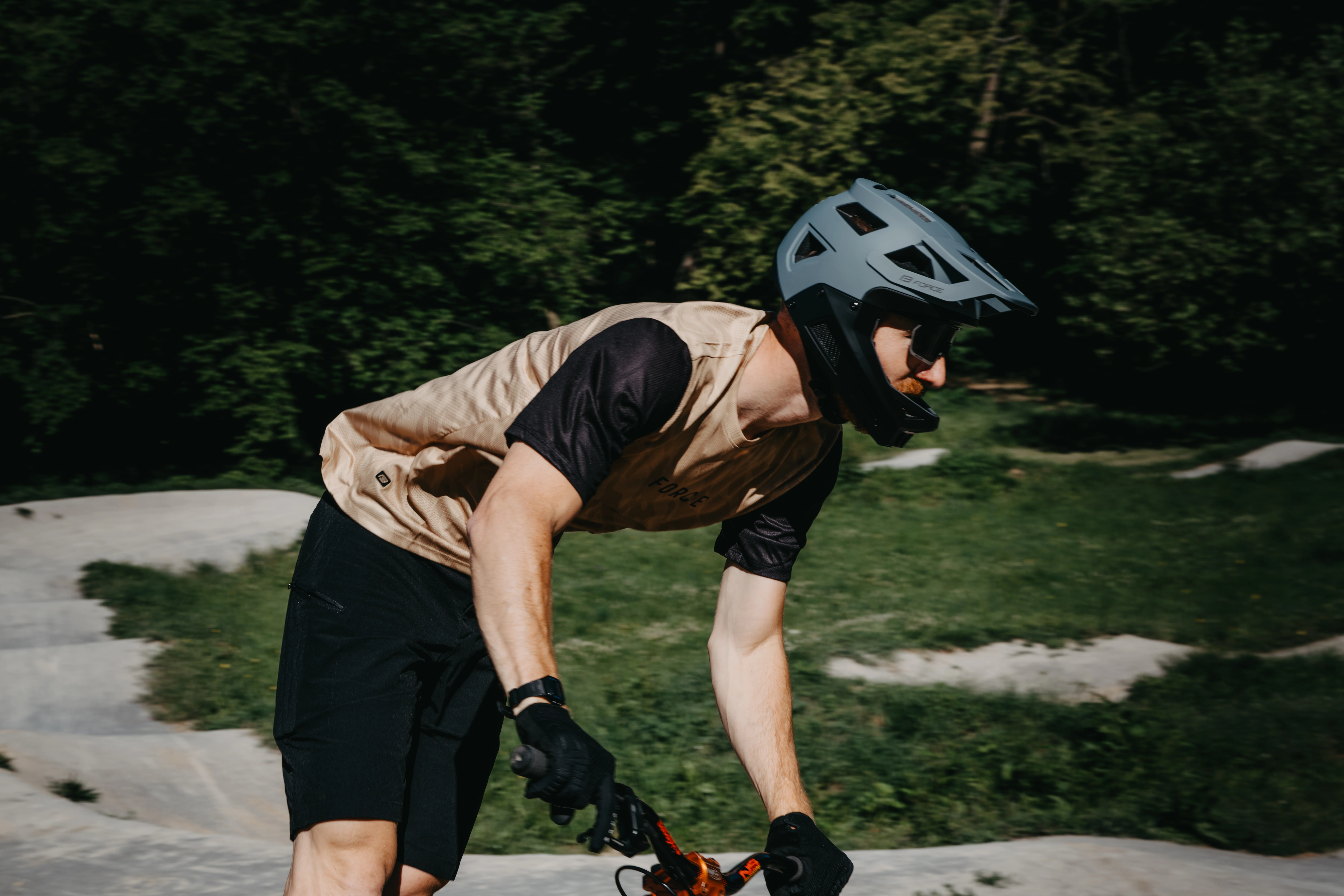 přilba FORCE DROP downhill, šedo-černá L-XL