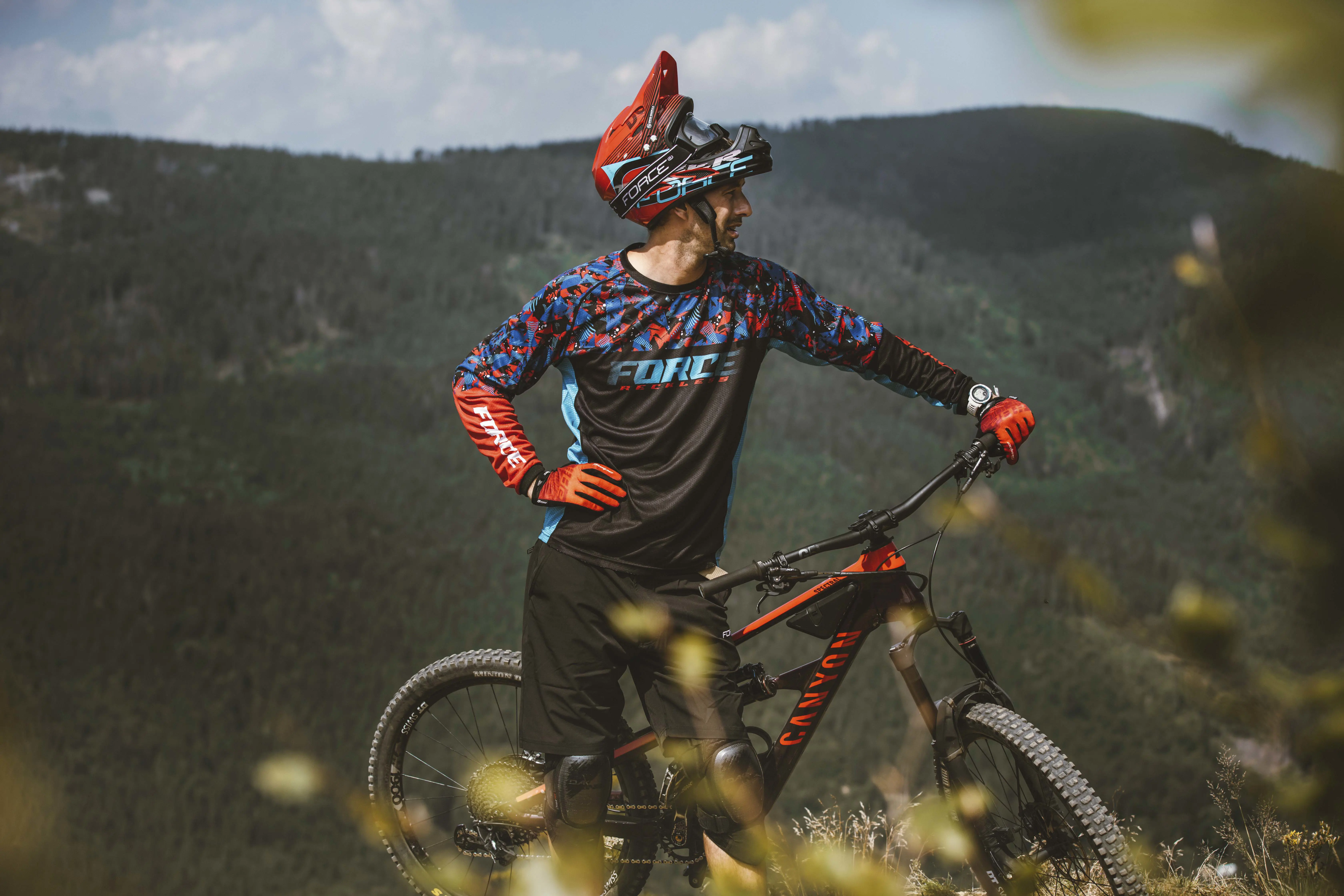 rukavice FORCE MTB SWIPE letní,červené L