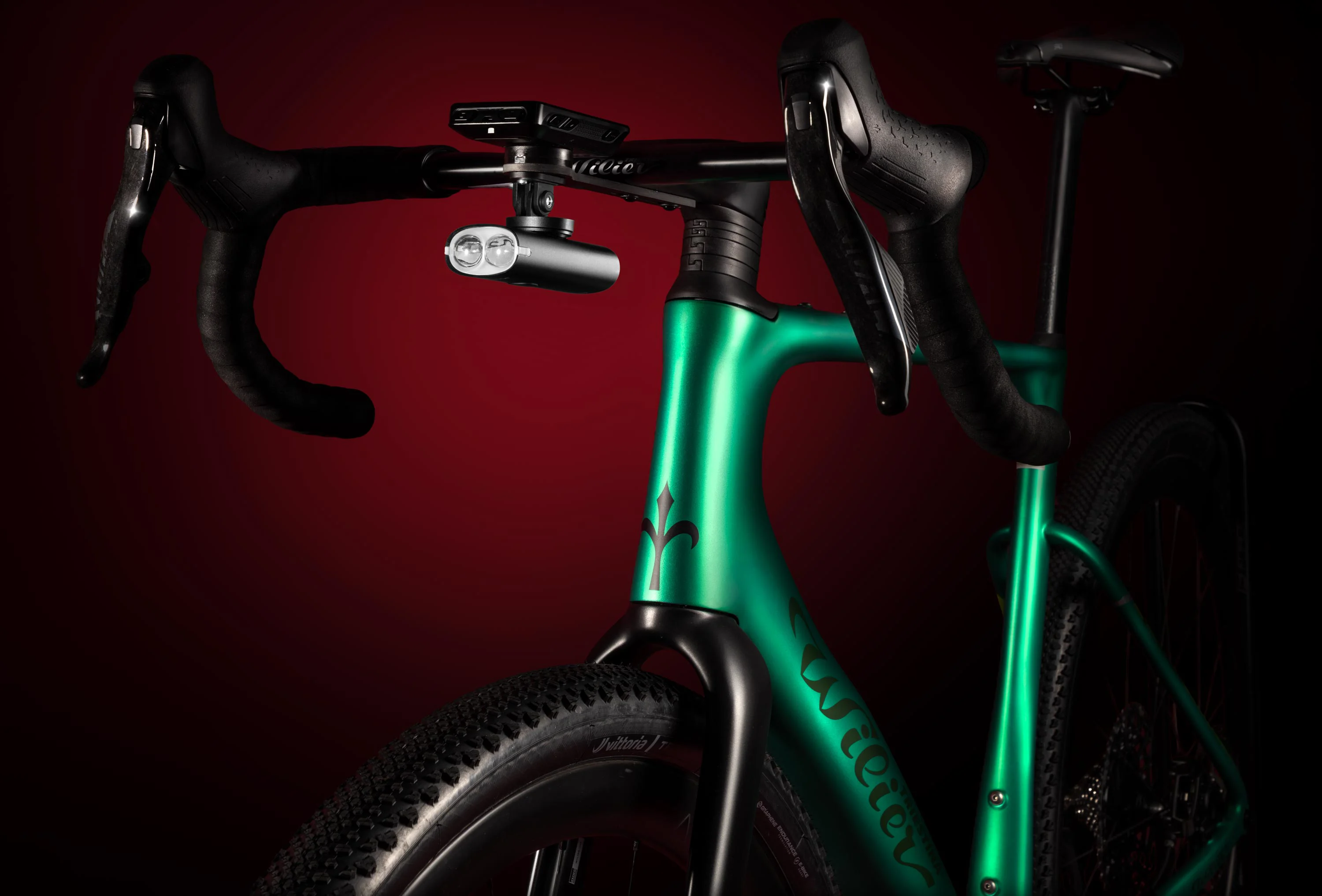 světlo přední FORCE GLINT 1600LM USB, powerbanka