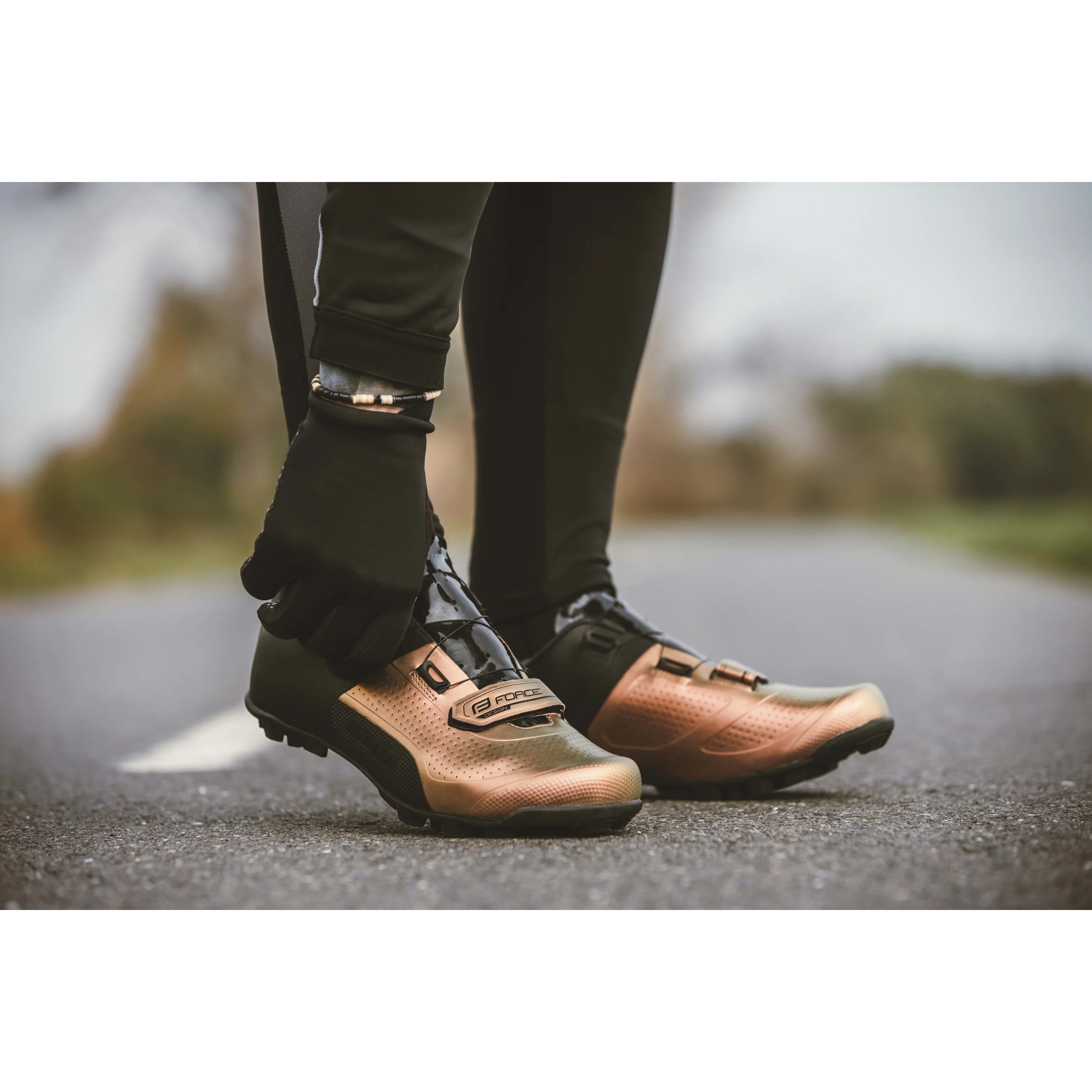 tretry F VIRTUOSO MTB/GRAVEL, černo-bronzová 42