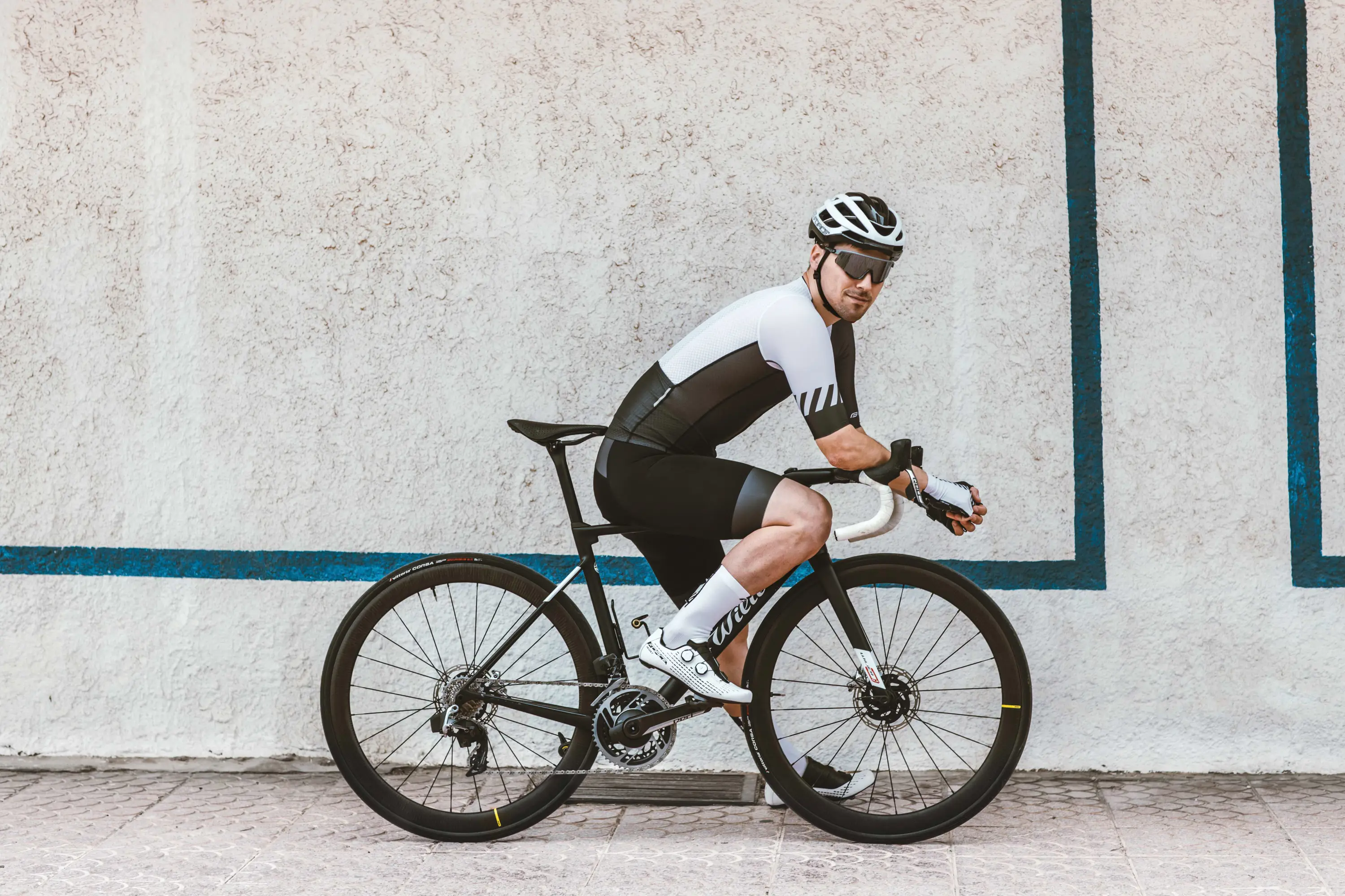 tretry FORCE ROAD REVOLT CARBON, bílé 43