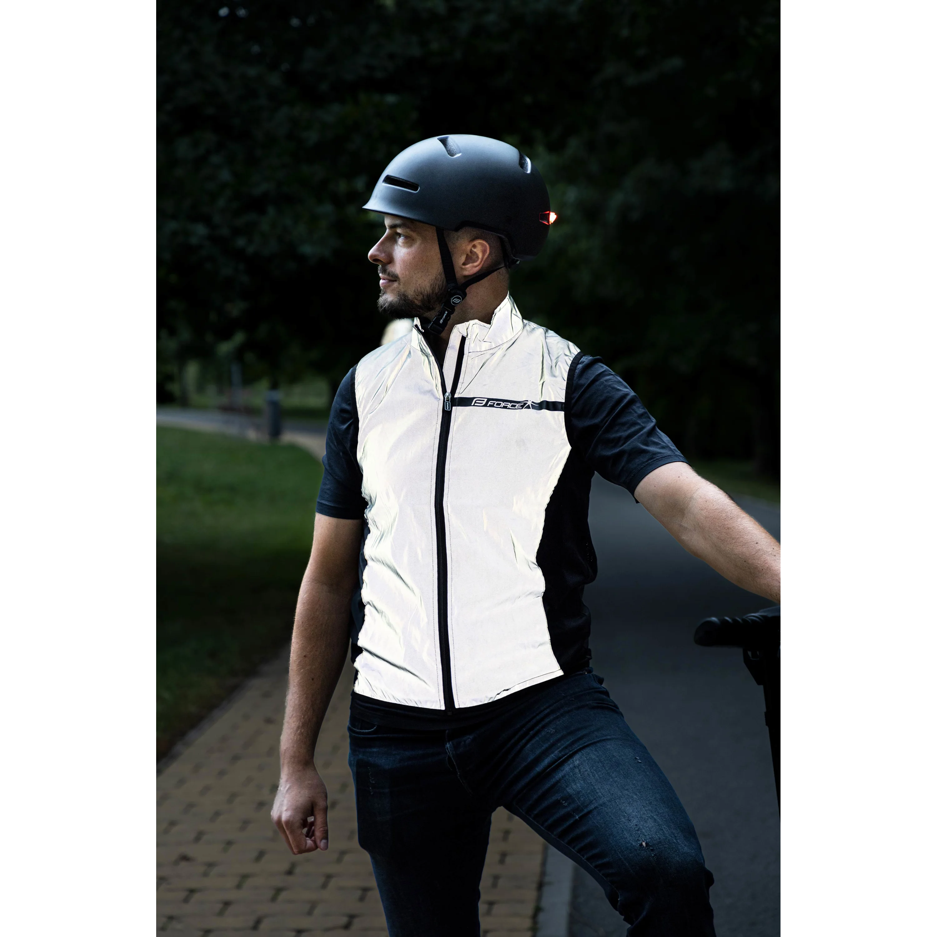 vesta FORCE FLASH, plná záda, celoreflexní XL