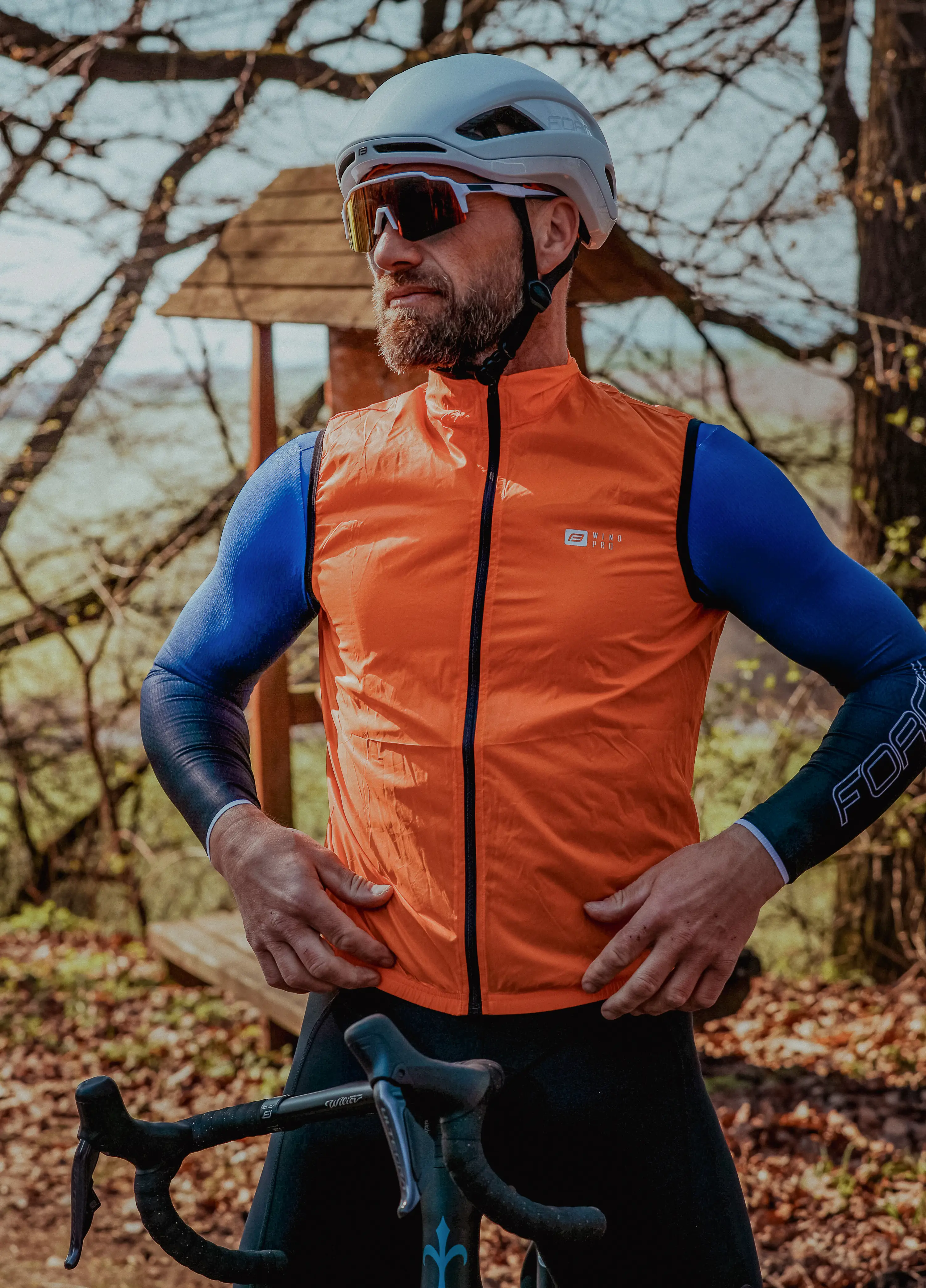 vesta FORCE WINDPRO, plná záda, oranžová