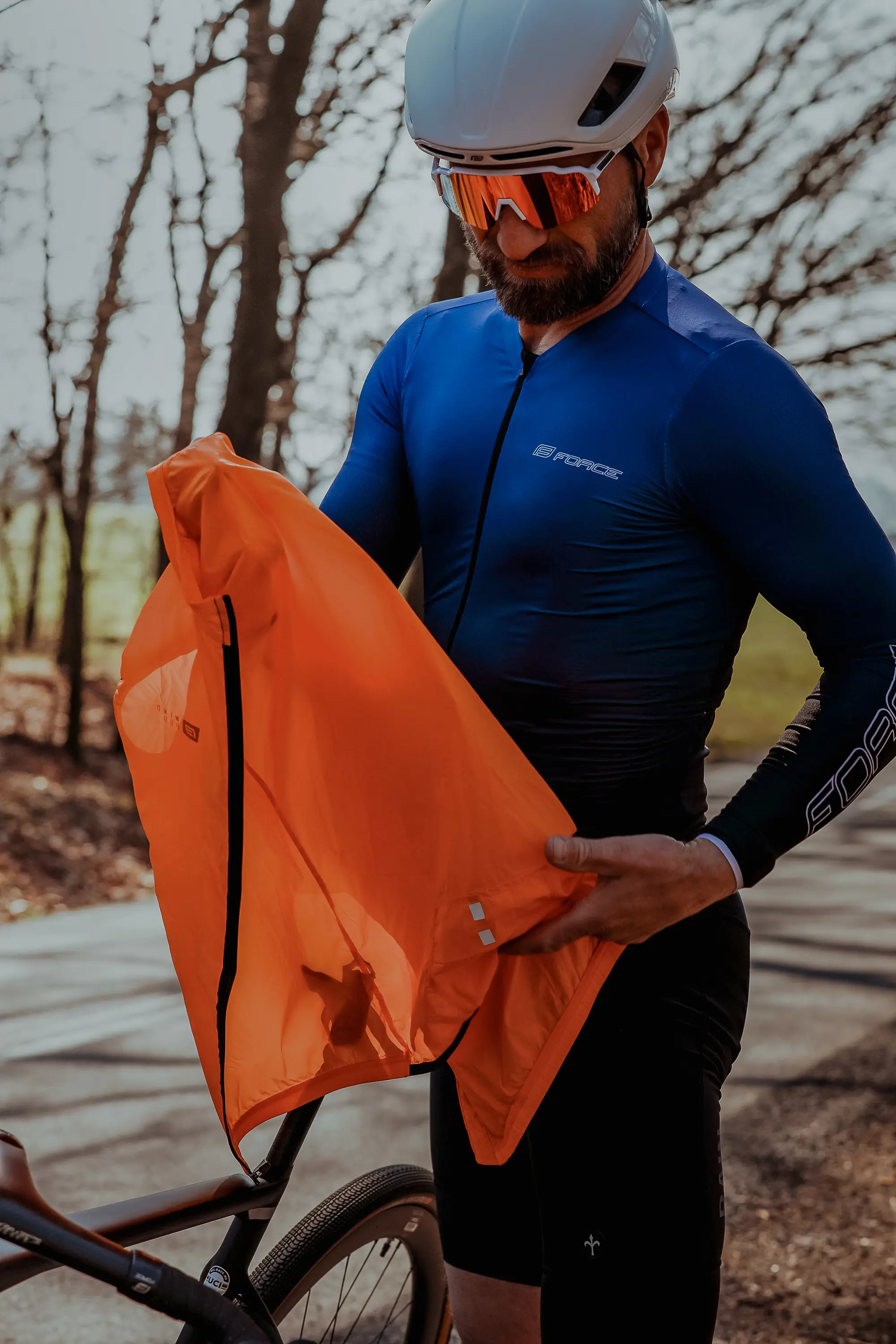 vesta FORCE WINDPRO, plná záda, oranžová L